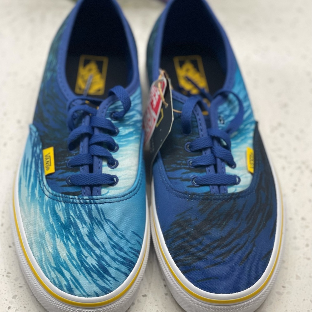 Vans Authentic National Geographic Oceantrbl.  Size 6.5 Men’s / 8 Women’s   New